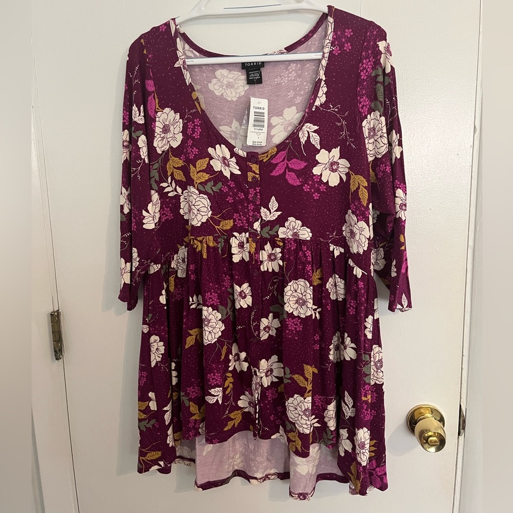 Torrid Babydoll Blouse with buttons. Size 1